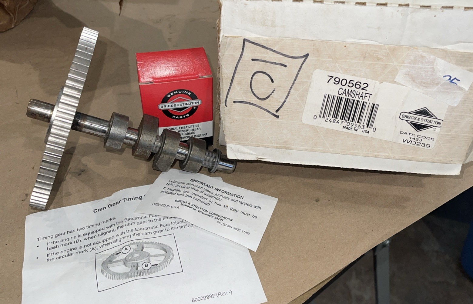 Briggs & Stratton Camshaft 797242 NOS gallery