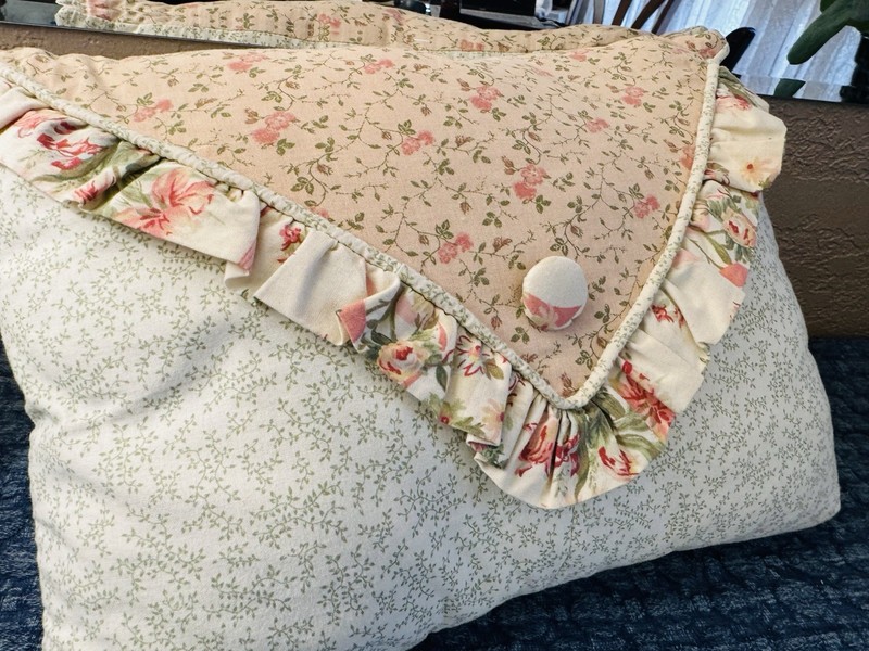 ROSES RUFFLED Envelope Button COTTAGE CREAM PINK GREEN 14" Accent TOSS Pillow gallery