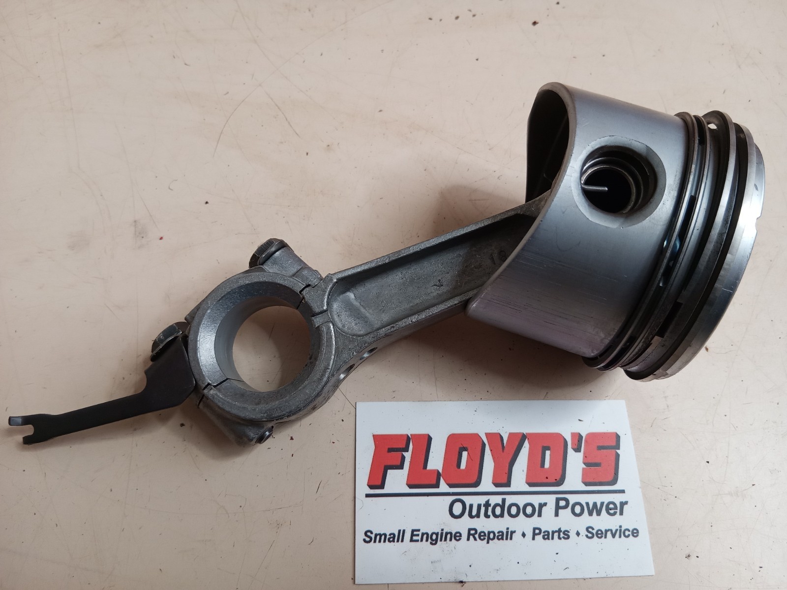 Genuine 8HP Briggs & Stratton Std Piston 391673 499907 & Rod 390401 gallery