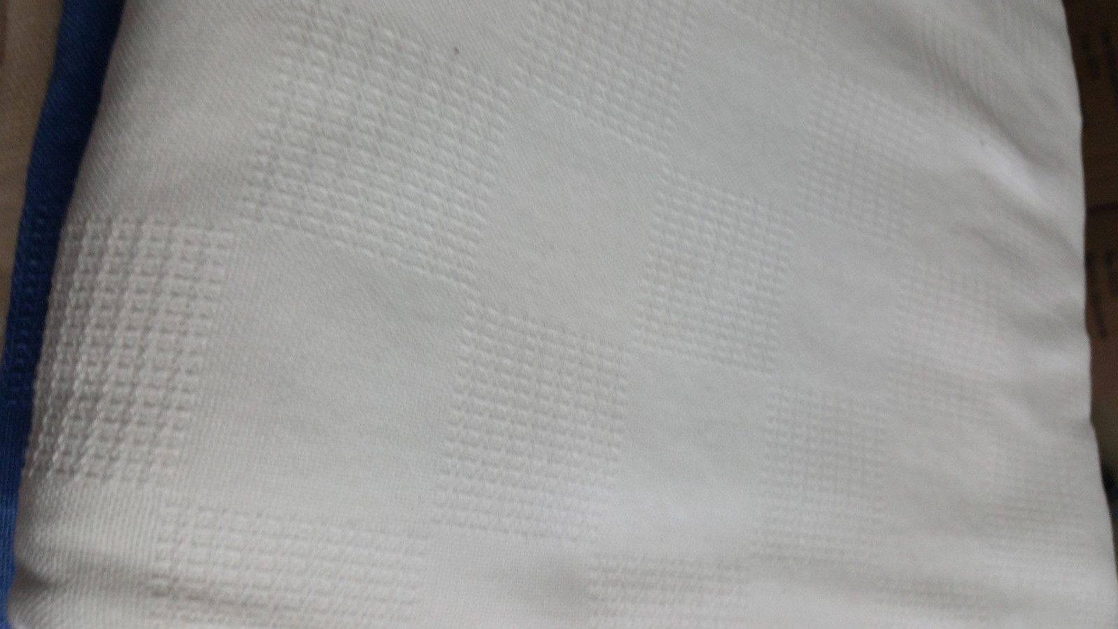 HOSPITAL THERMAL /TIWN BED SPREAD BLANKET 74x100 in. 1ea. gallery
