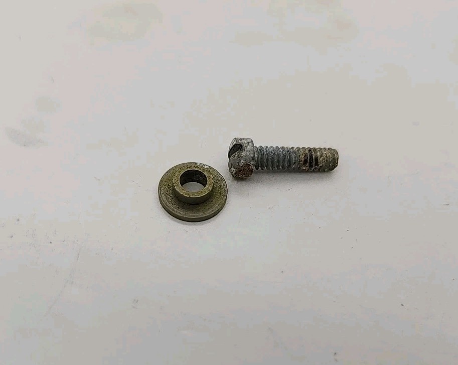 New Briggs And Stratton OEM 298031 Screw And Bushing NOS gallery