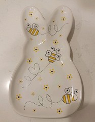 Temptations By Tara Special Edition Bee Flower Patterned Bunny Spoon Rest 8×4.5