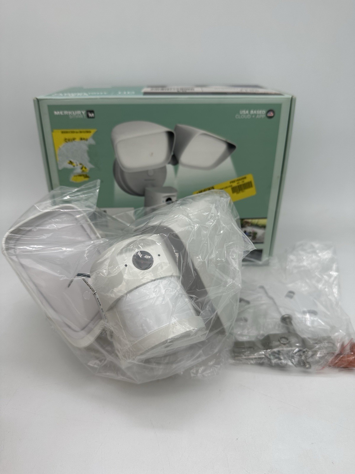 Floodlight Camera HD Surveillance, Motion Alerts & 1800-Lumen Light gallery