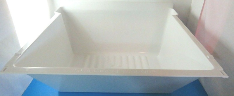 Frigidaire Refrigerator : White Crisper Drawer (240351203 / 240351207) (P4181) gallery