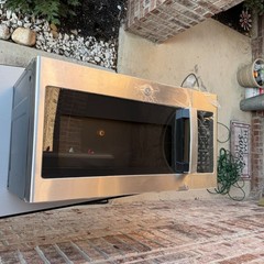 GE 1.9 CU FT Over-the-Range Sensor Microwave Oven 1000W JVM7195SKSS SCRATCHED