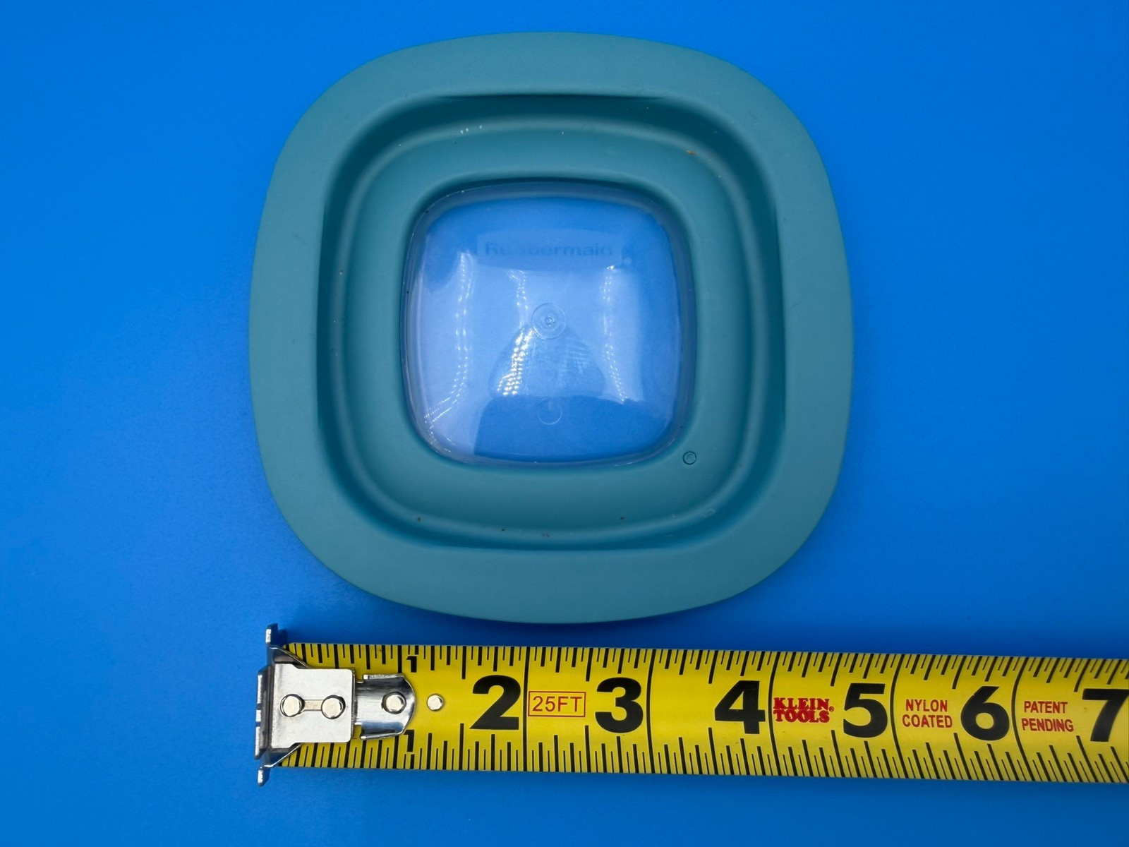 Rubbermaid Premier 10M1M2 Blue Square Replacement Lids Container Window 1.25 gallery