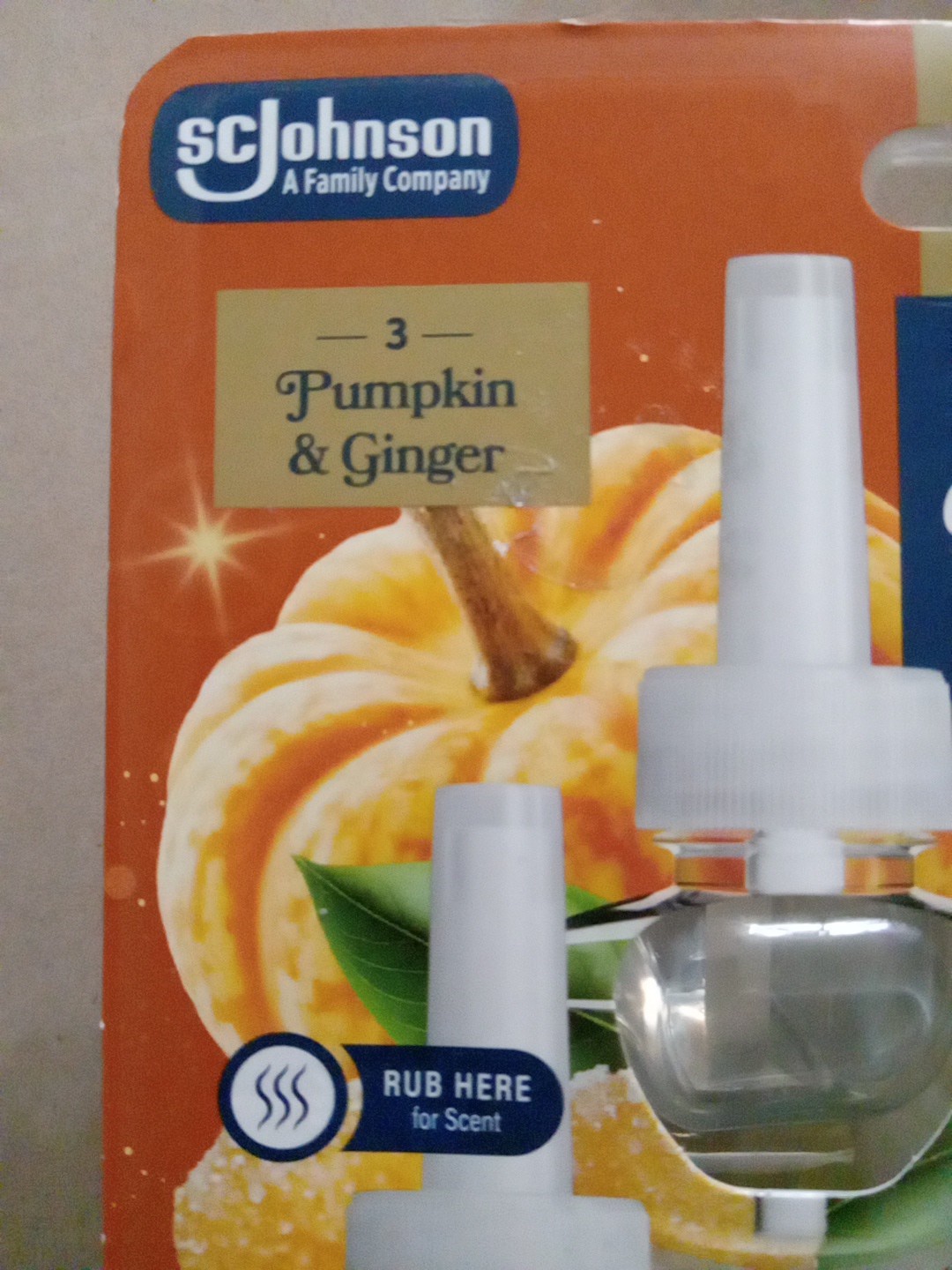 (5) Glade Plugins Scented Oil Refills Pumpkin & Ginger 3 + Pomegranate Currant 2 gallery