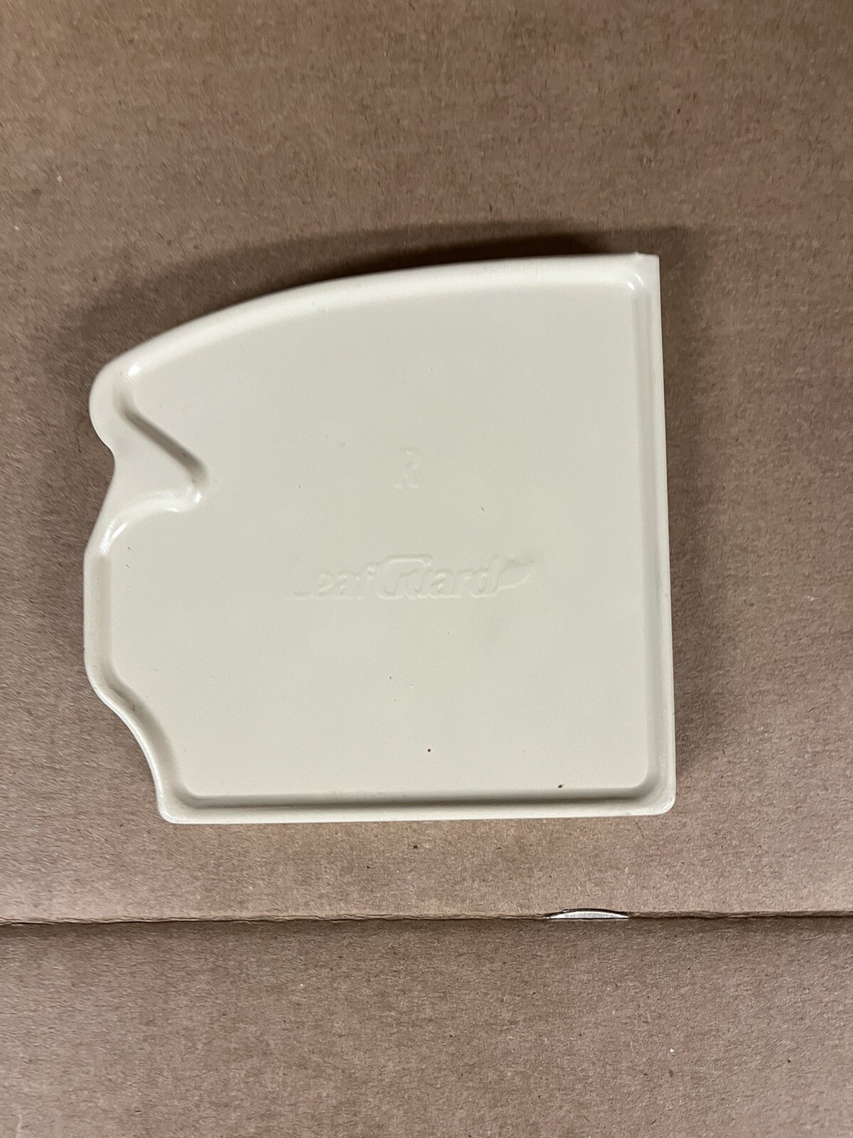 Cream LEAF GUARD Aluminum SEAMLESS Gutter RIGHT End Cap 08507N OS gallery