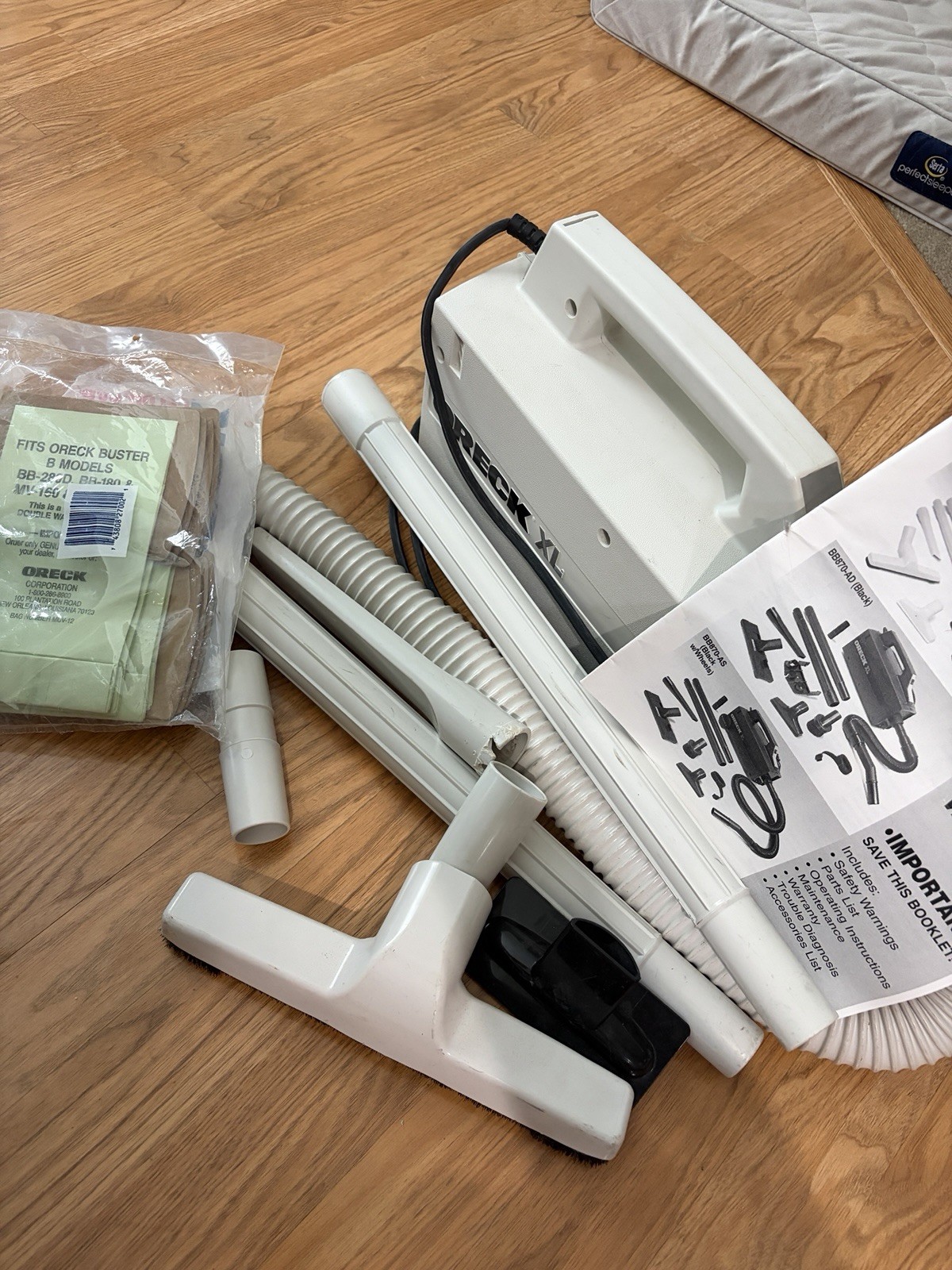 ORECK XL Model BB870-AW Portable Vacuum Cleaner w/Attachments TESTED WORKS gallery