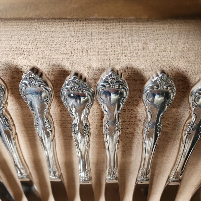 ONEIDA Community Silver Plated Affection 1960 Flatware Pcs with Case gallery