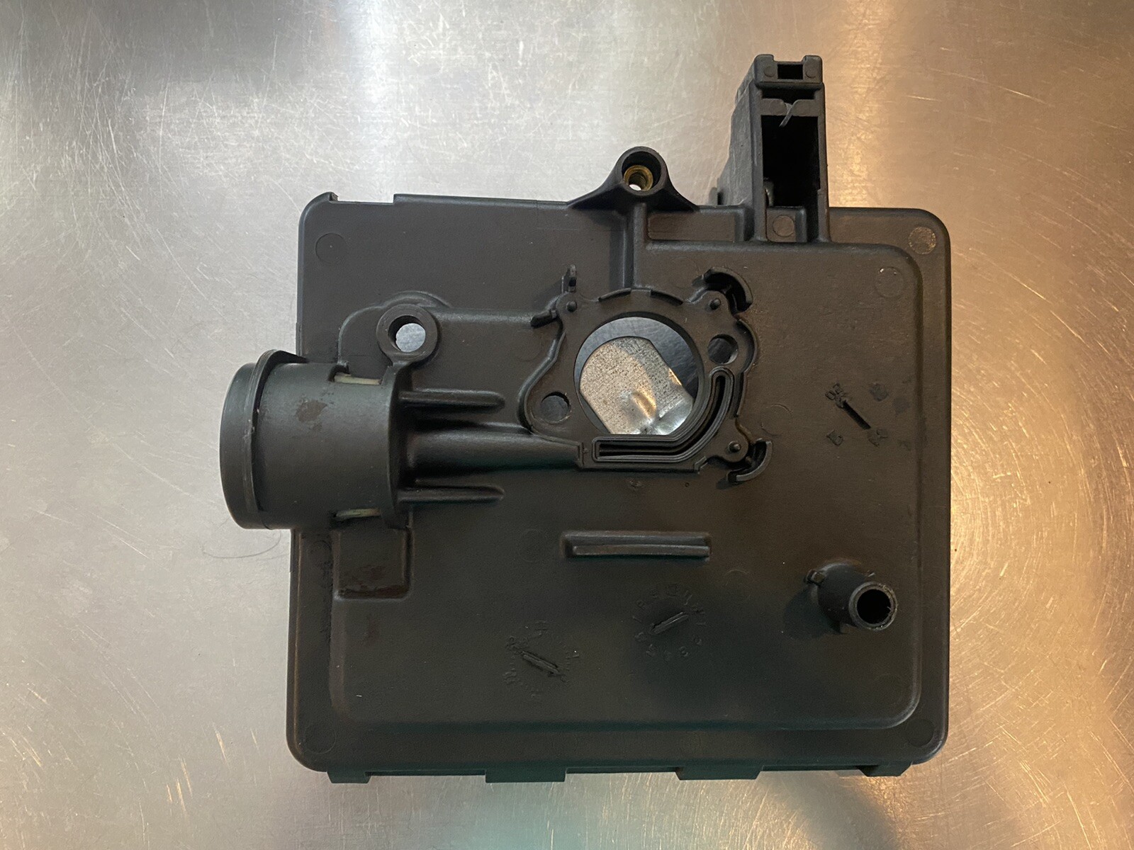 OEM Air Cleaner PRIMER Base For Briggs & Stratton Engine 692298 795259 792040 gallery