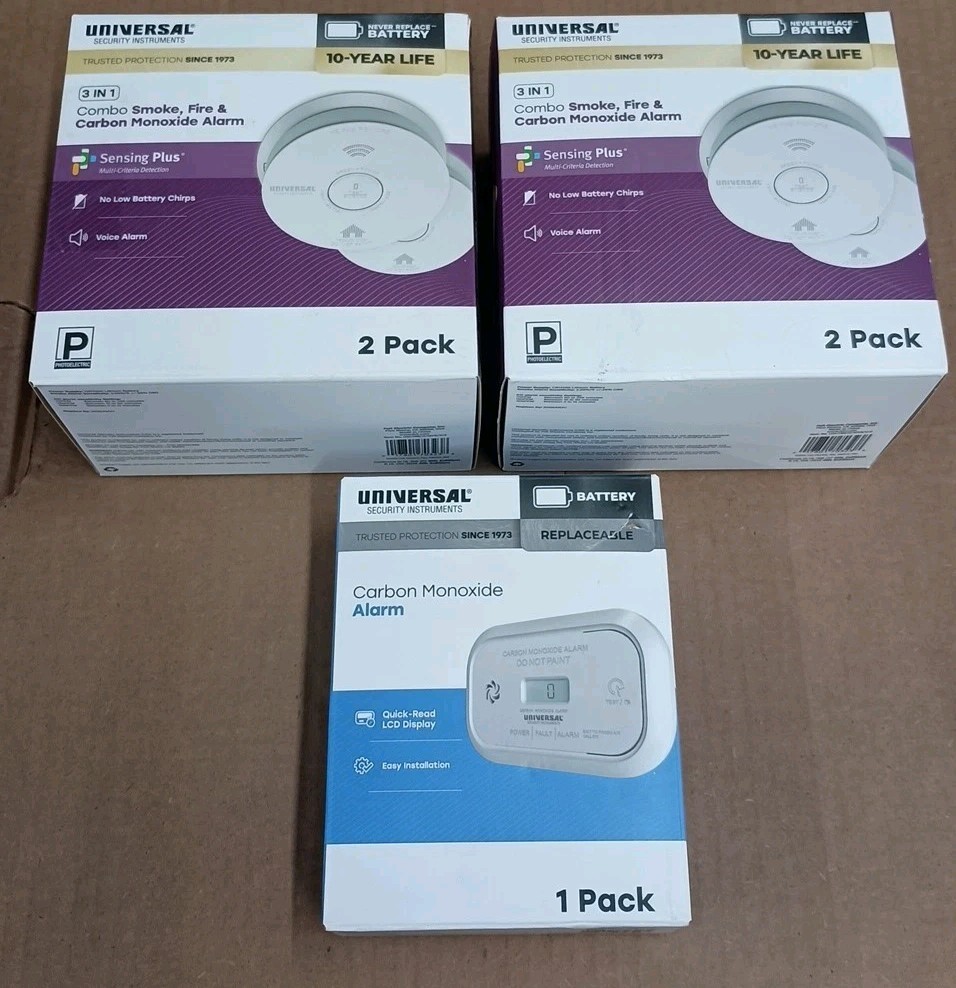 (4) Universal Security Instruments Combination Smoke/Carb & (1) Carbon Monoxide gallery