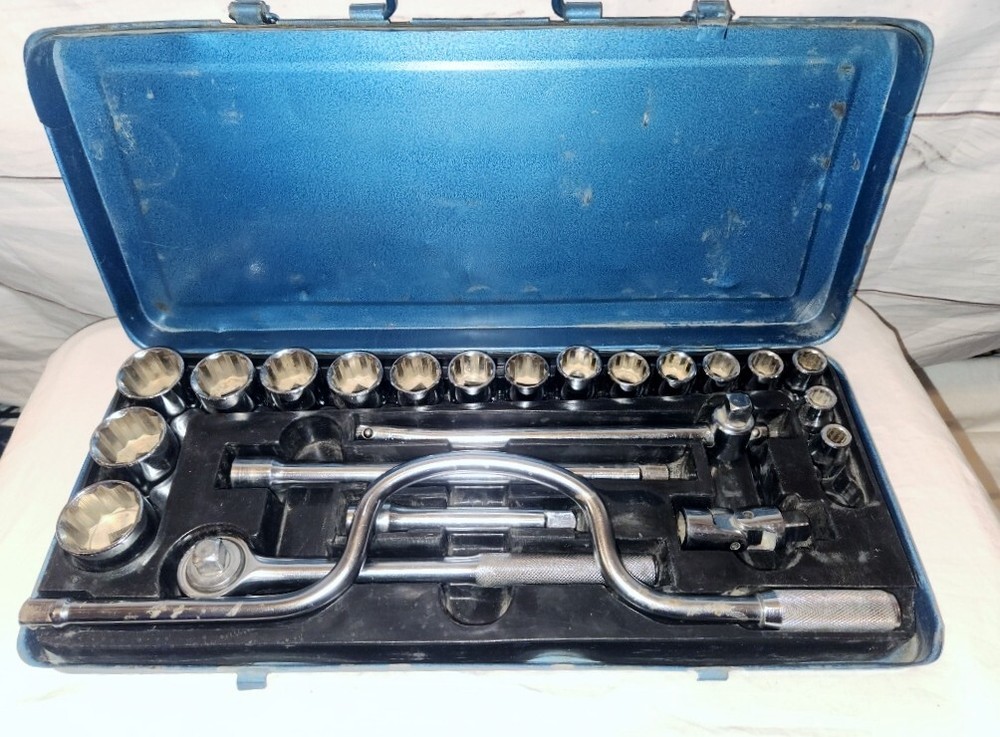 VTG Western Auto Drive Socket Set Ratchet Metal Toolbox Extensions 23 pc Speeder