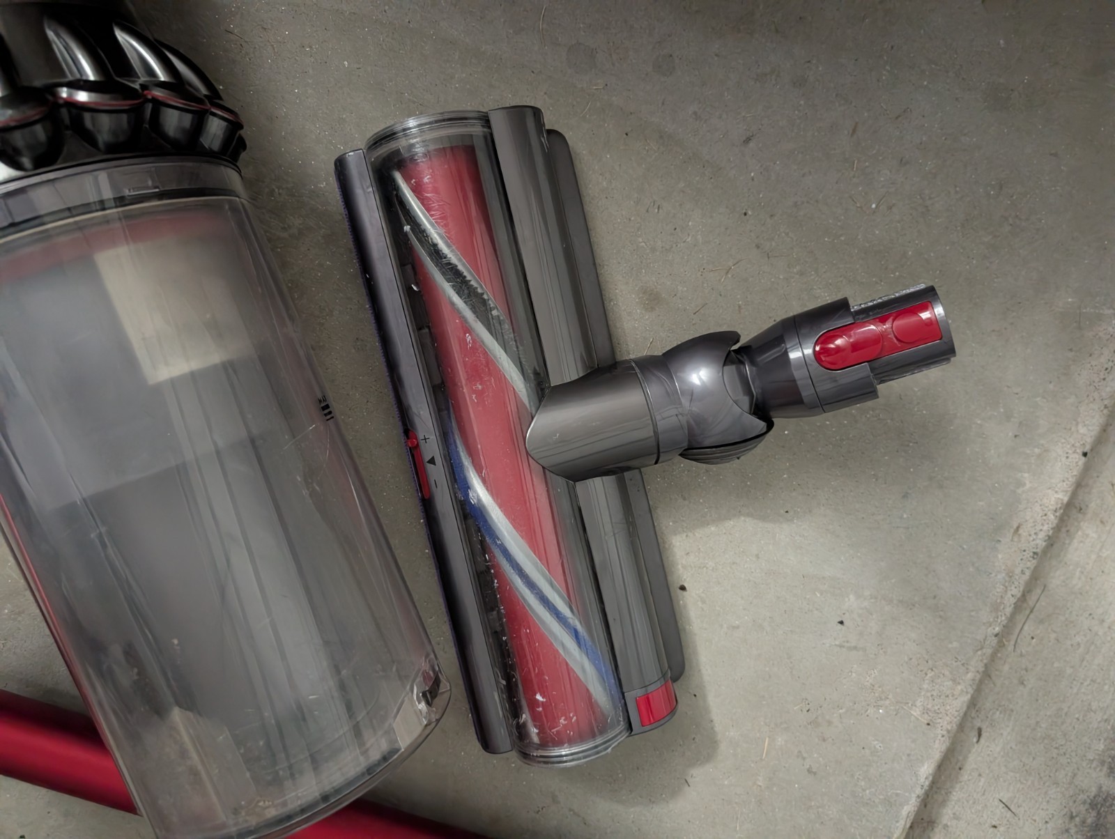 Dyson Outsize Total Clean Cordless Stick Vacuum Cleaner - Nickel/Red gallery