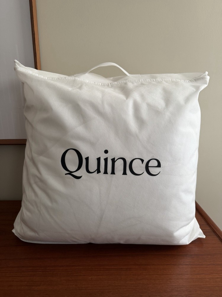 Quince Premium Down Alternative Lightweight Comforter King / Cal King NWOT