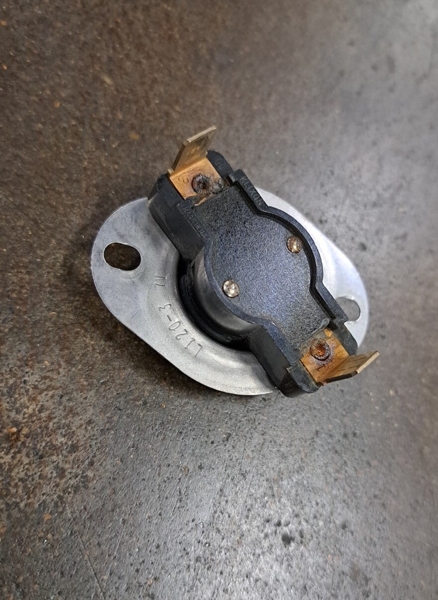 Carrier L120-3 7V Limit Switch (20604L30-702) gallery
