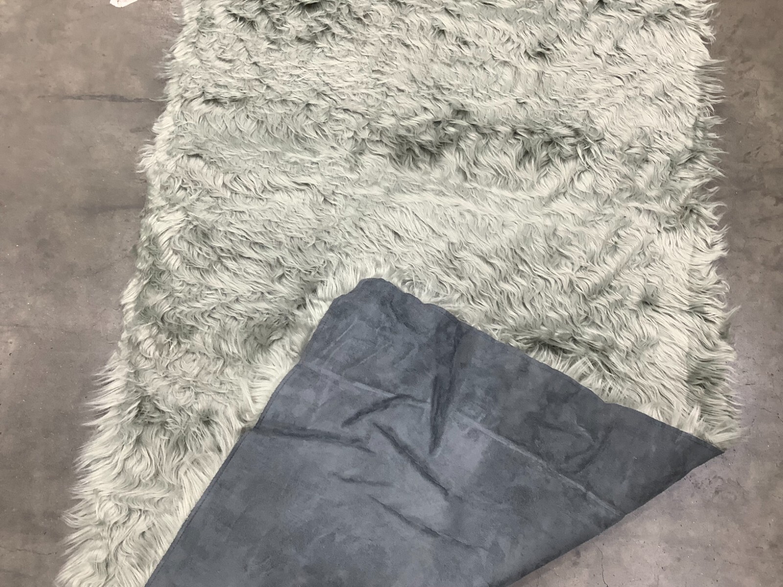 GREY 2'-6" x 8'-0" Back Stain Rug, Reduced Price 1172679702 FSS235D-28 gallery
