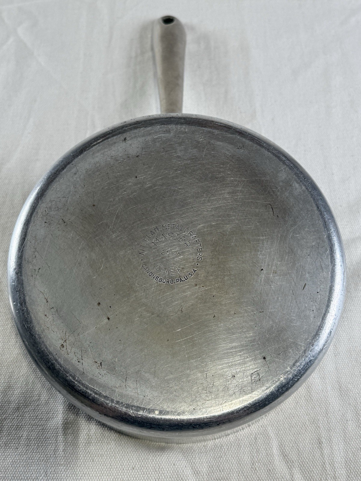 All Clad Master Chef 202 1/2 Saucepan with Lid 2.5 QT gallery