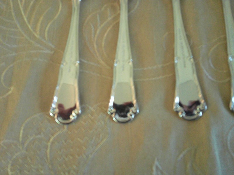 Wallace Silverplate Hotel Pattern Multi-Motif Six Teaspoons gallery