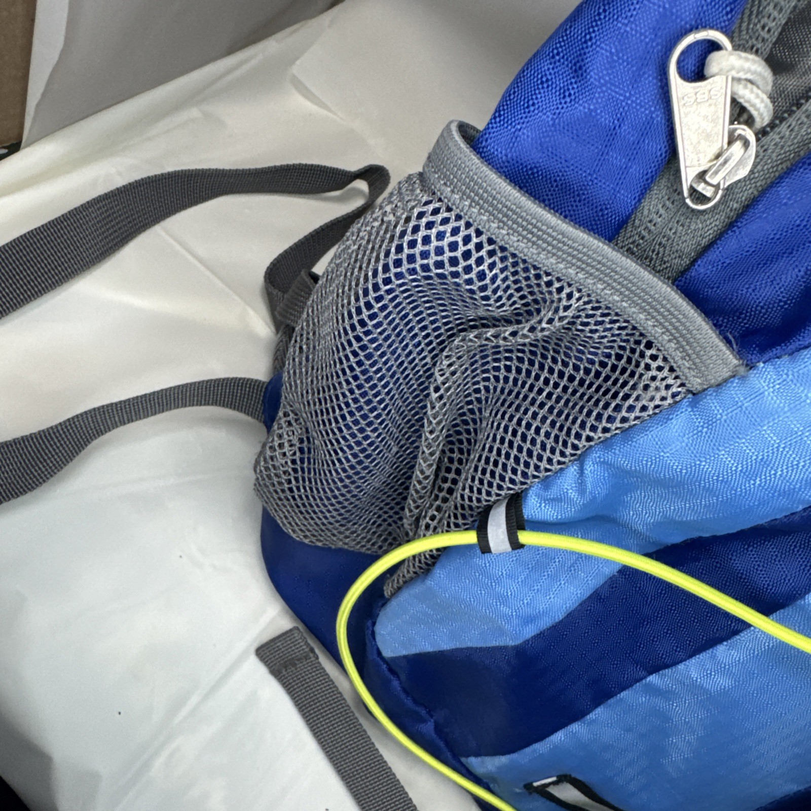 ADVENTURERIDGE Day Hiking Backpack With Camelback Slot 5