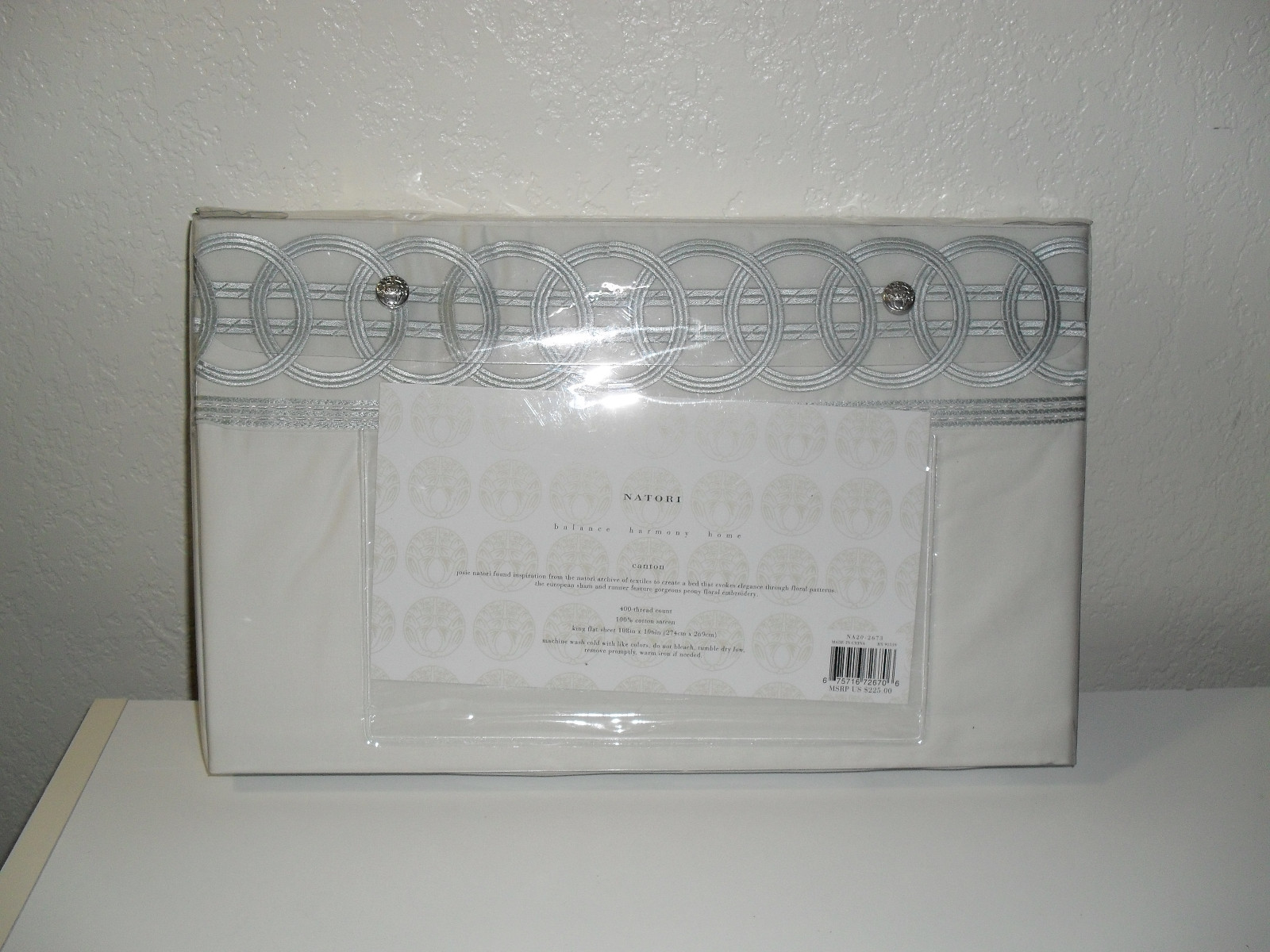 NATORI CANTON WHITE BLUE EMBROIDERED QUEEN FLAT SHEET gallery