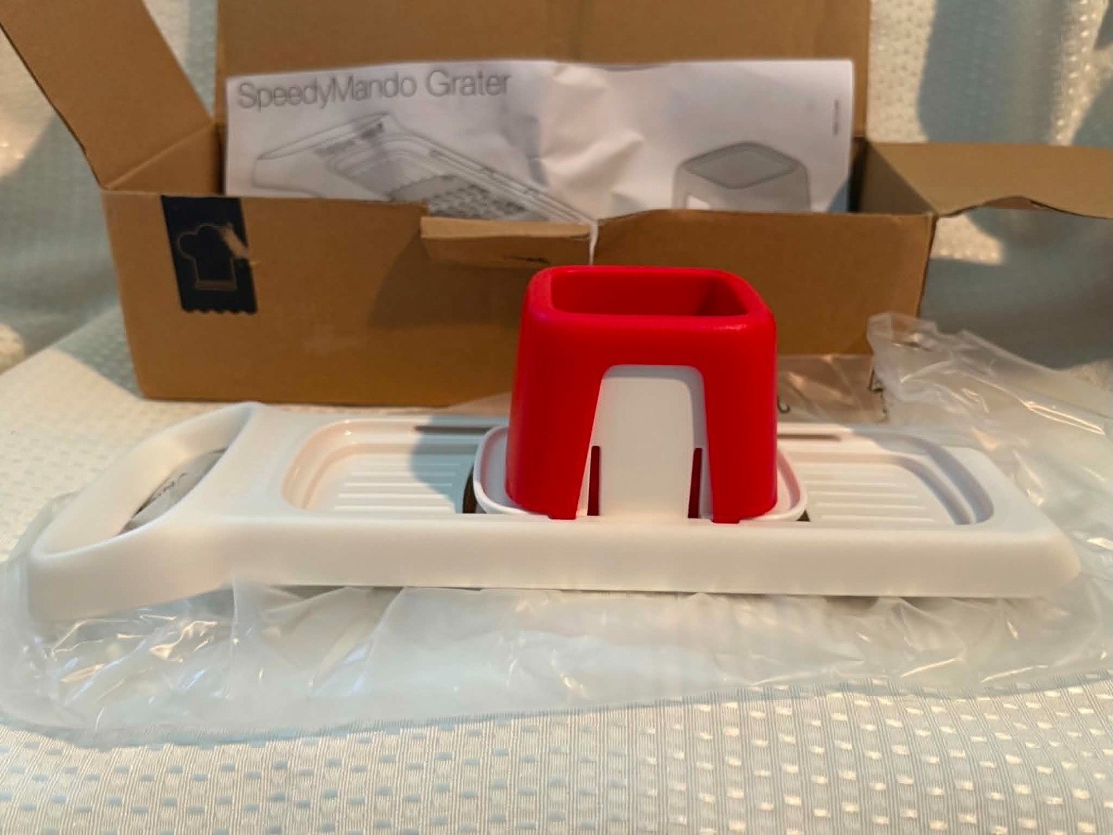 Tupperware Mini Speedy Mando Grater Hand Powered Open Box NEW gallery