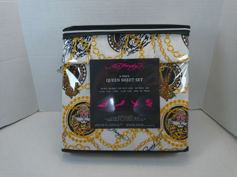 Ed Hardy Six Piece Queen Size Bed Sheet Set Four Pillowcases Incuded gallery