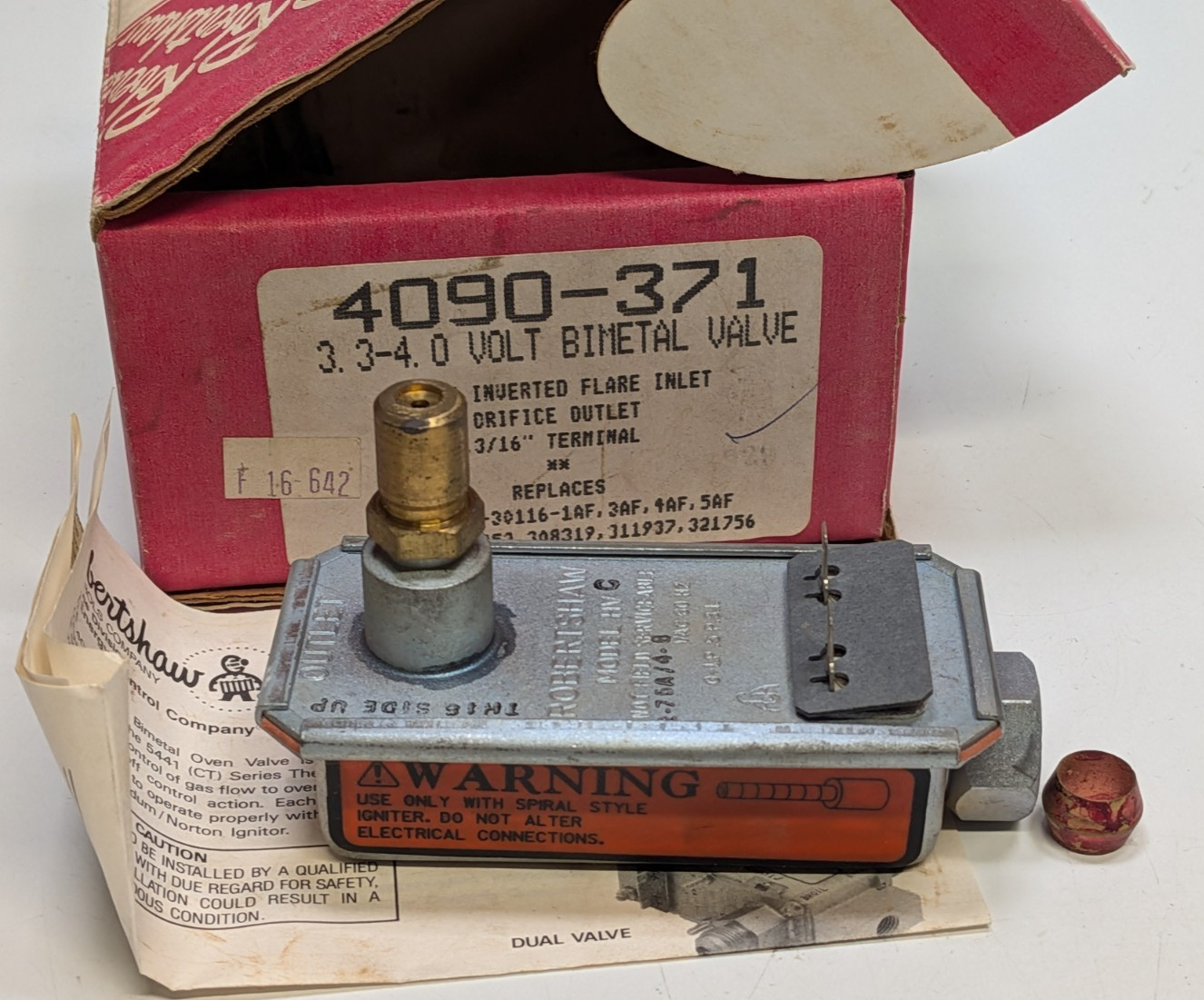 NOS ROBERTSHAW 4090-371 3.3-4.0 VOLT BIMETAL OVEN SAFETY VALVE gallery