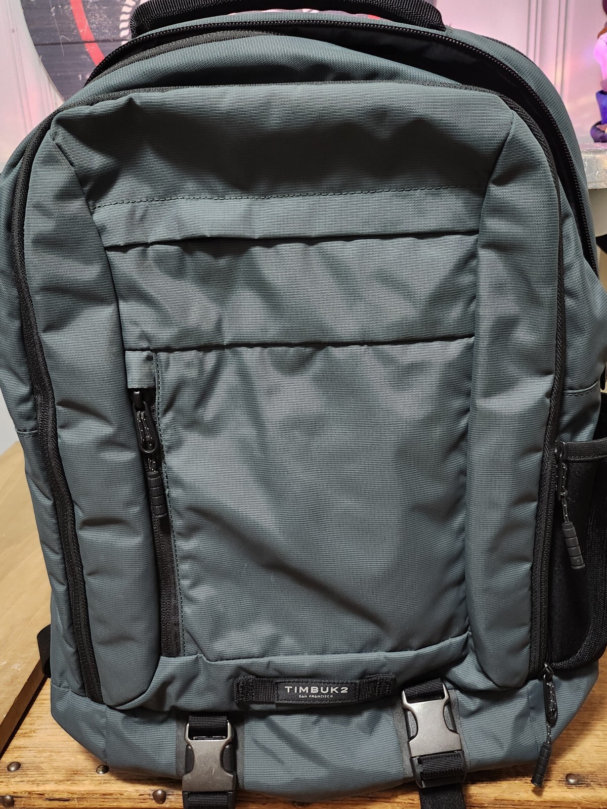 TimBuk2- The Division Pack- Grey- TSF17- Laptop/Backpack- Amazing Condition