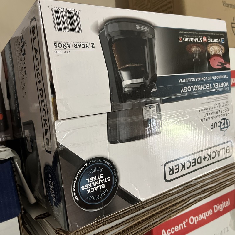 BLACK+DECKER Programmable Coffeemaker 12-Cup Black/Stainless Steel, CM2030B gallery