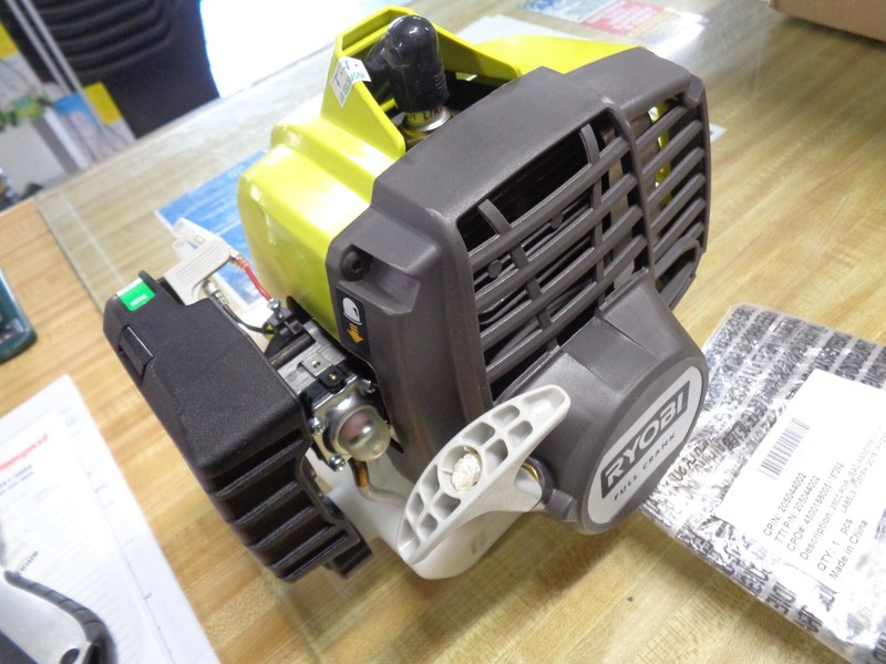 25CC GENUINE RYOBI 2 STROKE ENGINE VERTICAL OR HORIZONTAL RT253, RY254 WEEDER gallery