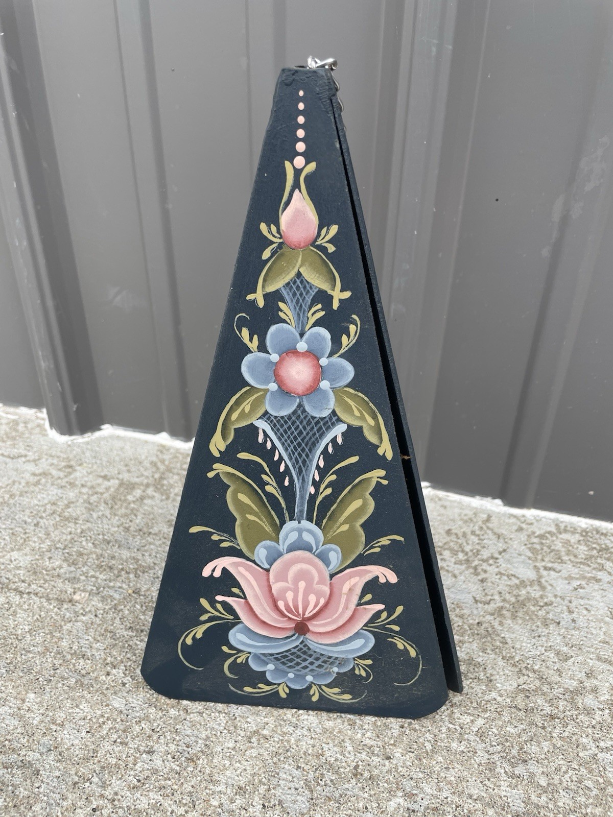 Vintage 10” Coniff Style Triangle Metal Wind Chime Heart Bell Painted Flower NL gallery