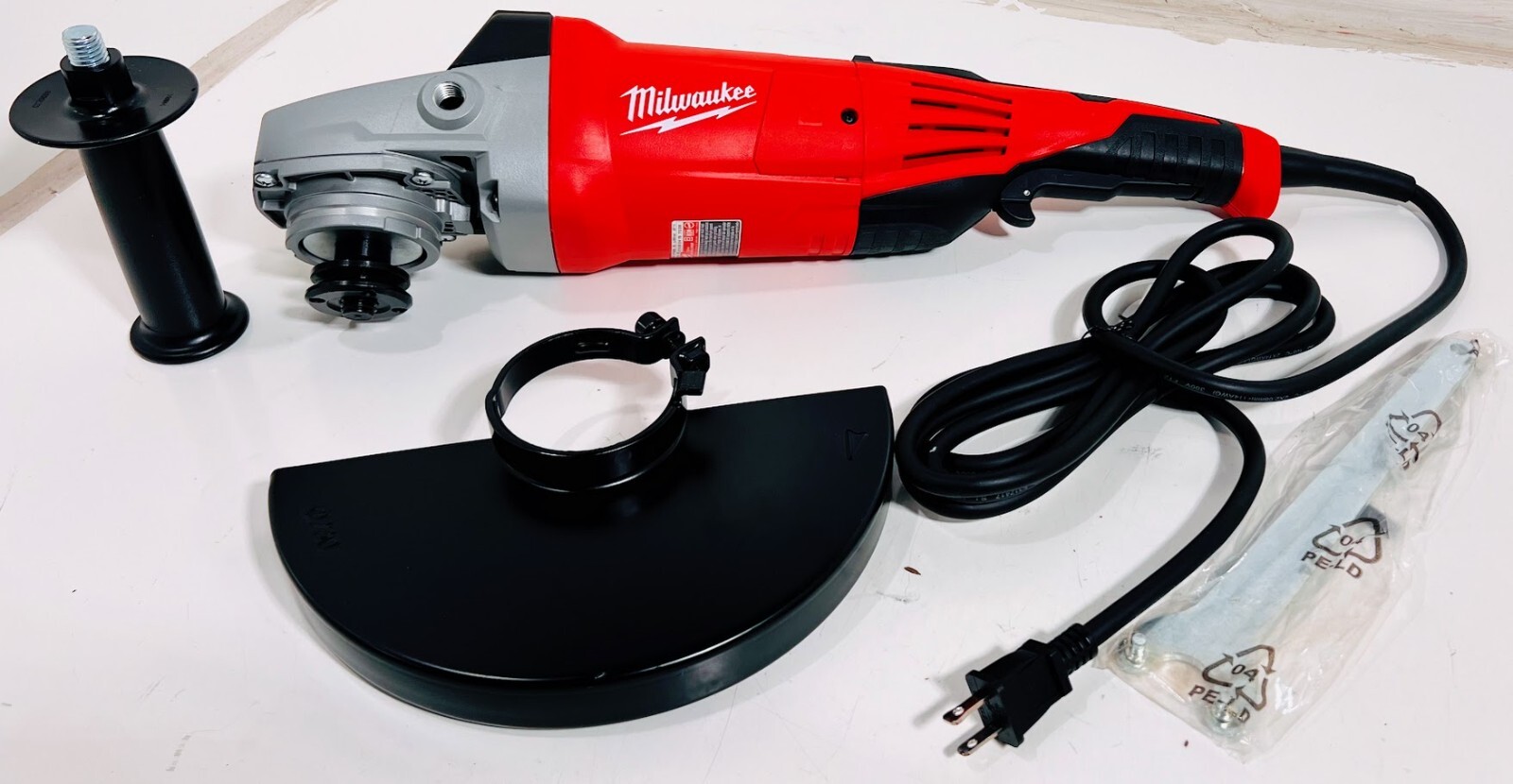 Milwaukee 6087-30 Electric 9" Large Angle Grinder gallery