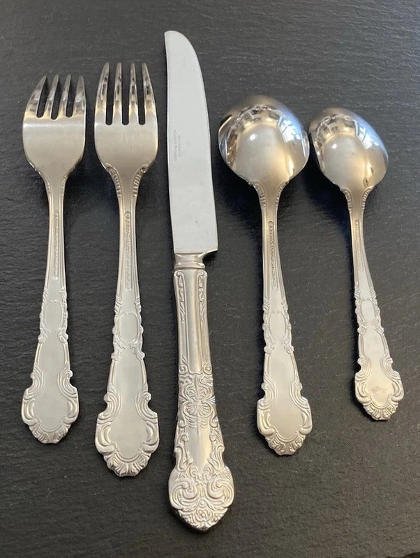 Reed & Barton Stainless RENAISSANCE Place Setting Ornate Scrolls SHIPS FREE gallery