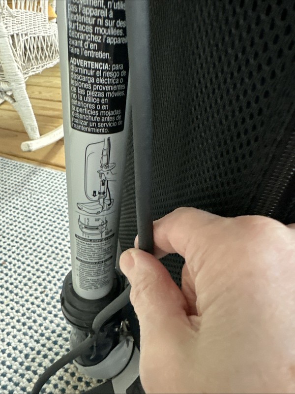 Oreck Elevate Command UK30200PC Bagged Upright Vacuum Lightweight - Works Great gallery