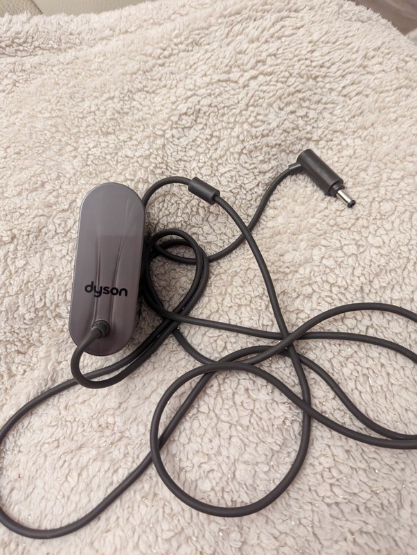 Dyson Class 2 Battery Charger gallery