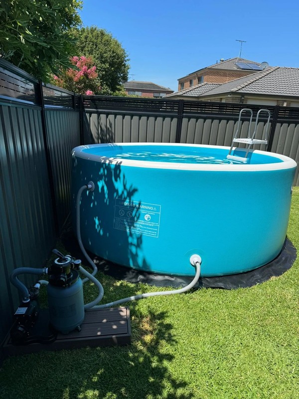 Aquarian IPoolGo Round Above Ground Pool w/ Pump and Ladder gallery