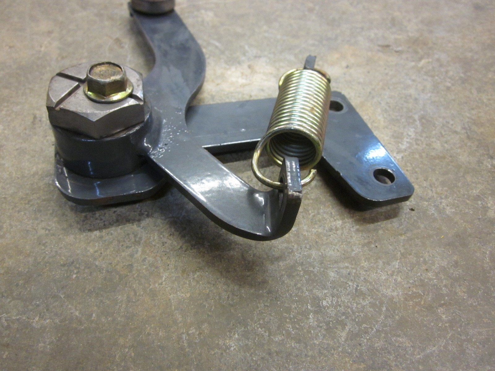 Kubota G2160 Diesel Tractor Mower Transmission Neutral Arm Bracket K1310-36160 gallery
