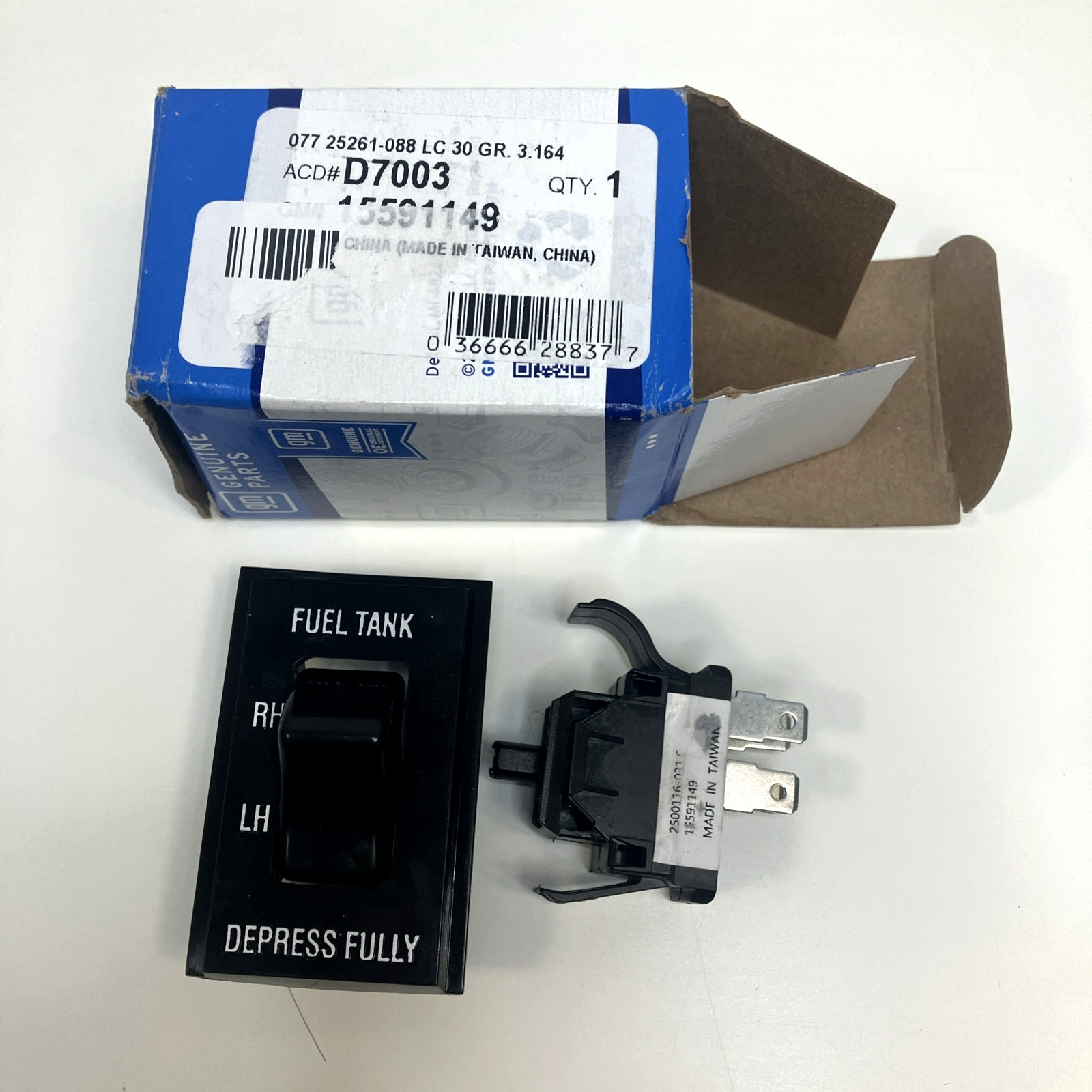 D7003 (15591149) Fuel Tank Selector Switch GM Genuine Parts gallery