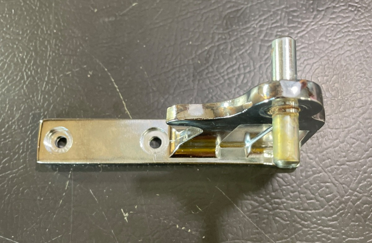 KitchenAid Refrigerator Center Hinge left hand, W11731965 OEM Part KRQC736RPS00 gallery