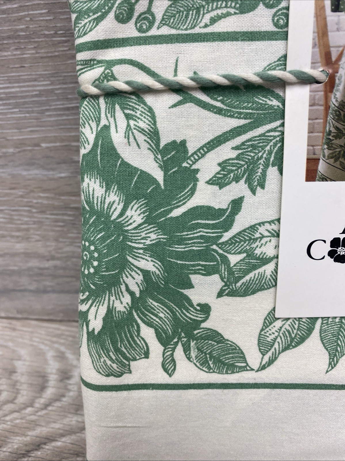 April Cornell Felicity Green Round Tablecloth 100% Cotton 70" NWT gallery