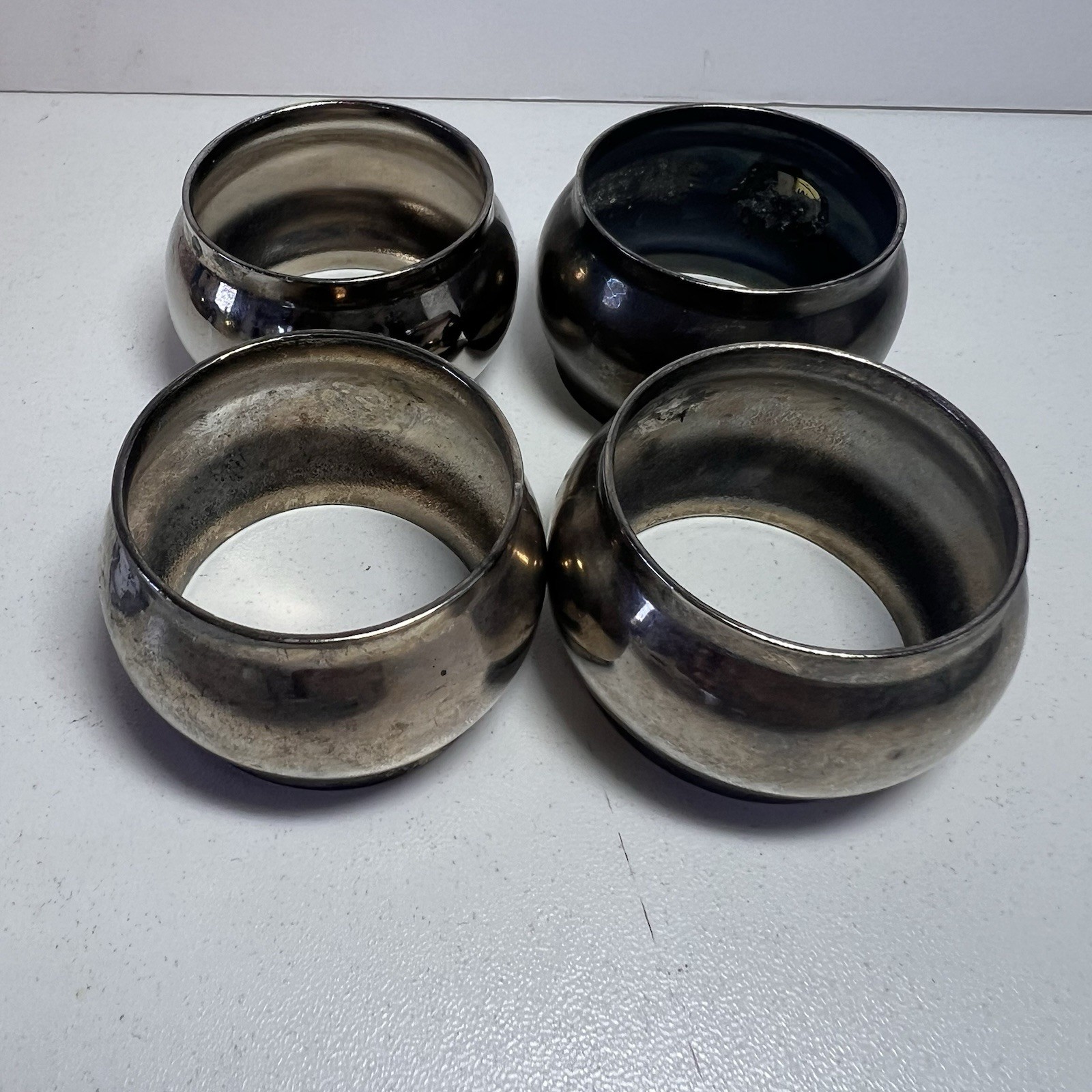 4 Vintage Napkin Rings Silverplate gallery