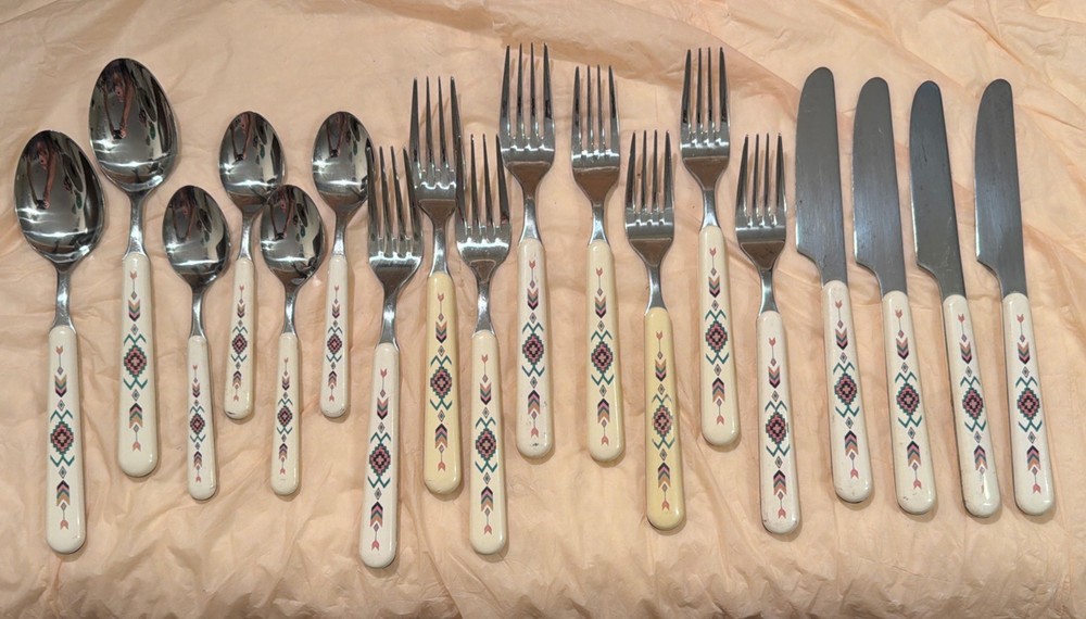 Studio Nova Adirondack Arrow Flatware Set – 18 Pc Stainless China READ