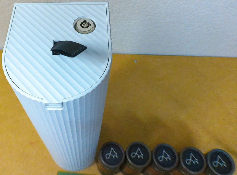 Aromadd Rad 2 Waterless Scent Diffuser with 5 Essential Oils gallery