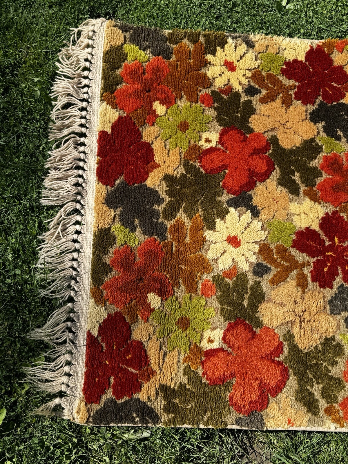 Lees Hand-Tufted Floral Wool Viscose Rug Blue Green Ivory MCM Carpet gallery