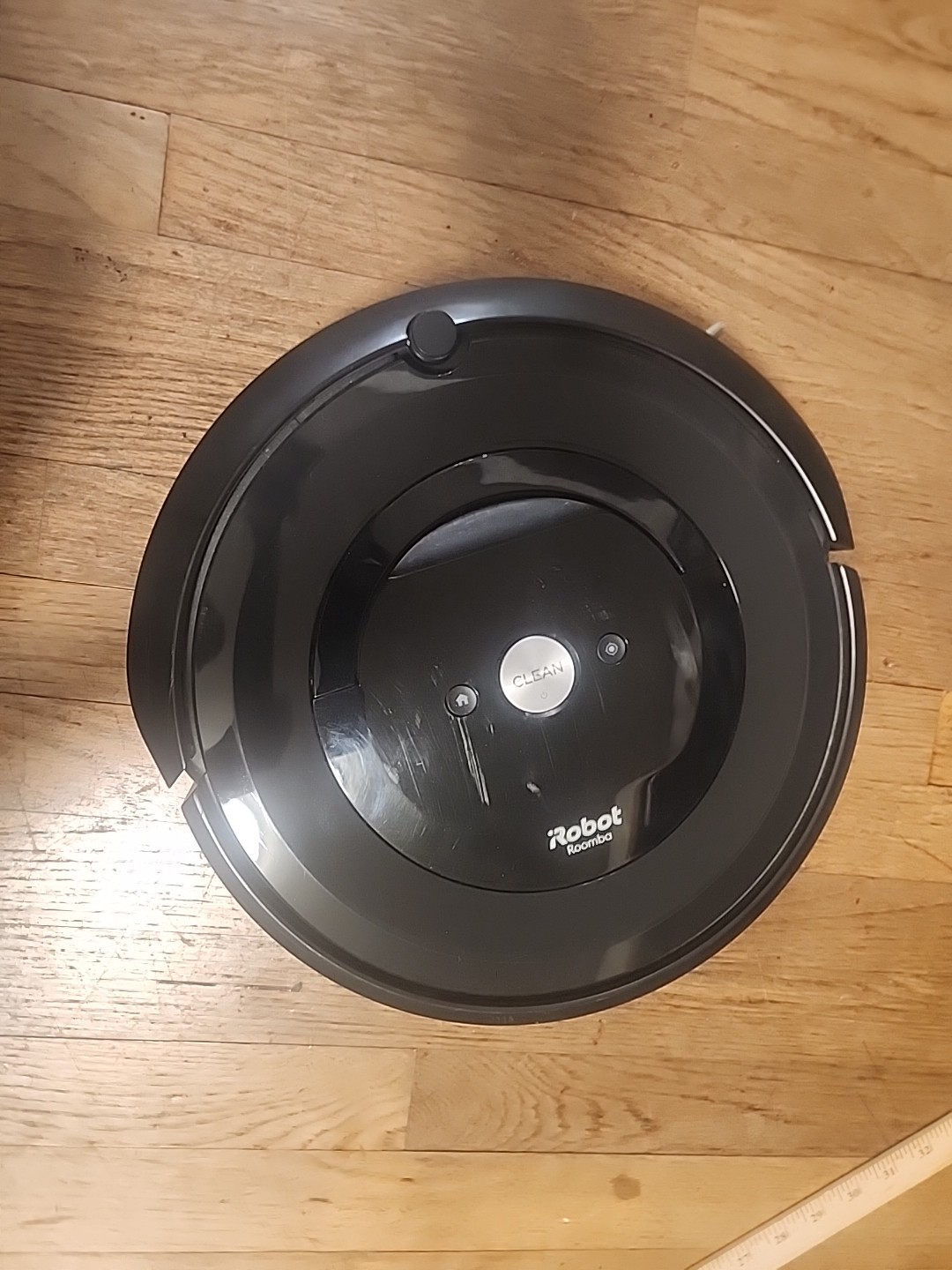 iRobot Roomba E5 With Charger Used Tested Working gallery