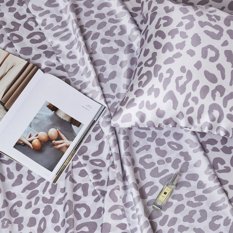 Leopard Pattern Sheet Set Soft Satin Silk Bed Sheet with Fitted Sheet Pillowcase gallery