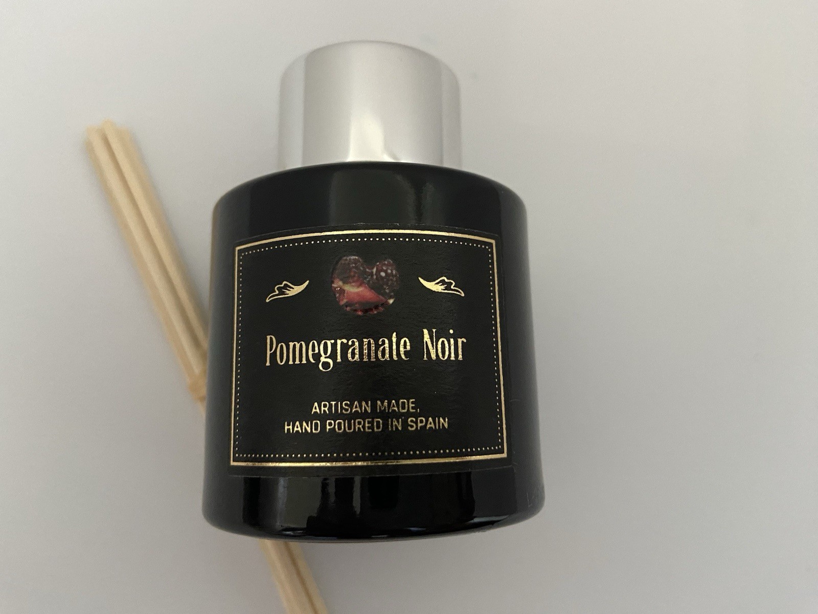 NEW Vila Hermanos mini diffuser & reeds 1.69 oz POMEGRANATE NOIR Made in SPAIN gallery