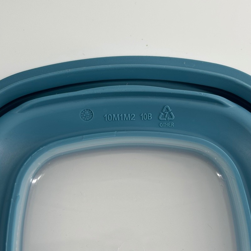 Rubbermaid Flex & Seal Replacement Lids Set of 5 Teal Blue 10M1M2 10M3M4 gallery