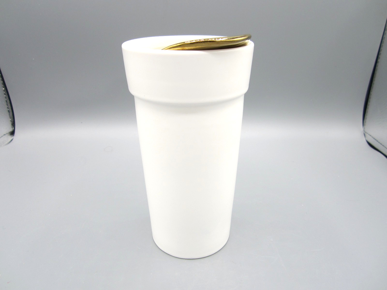 Caribou Coffee White Matte Coffee Tea Travel Mug Gold Ceramic Lid 12 oz (384) gallery